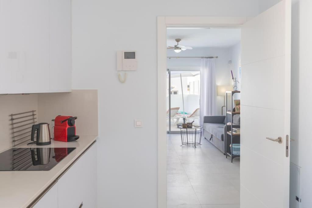 Casa Lolalo - Modern Villa With Pool, 15Min Walk To Marina Rubicon 普拉亚布兰卡 外观 照片