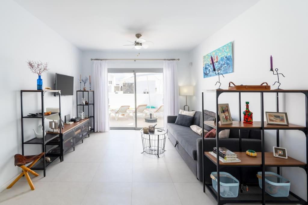 Casa Lolalo - Modern Villa With Pool, 15Min Walk To Marina Rubicon 普拉亚布兰卡 外观 照片