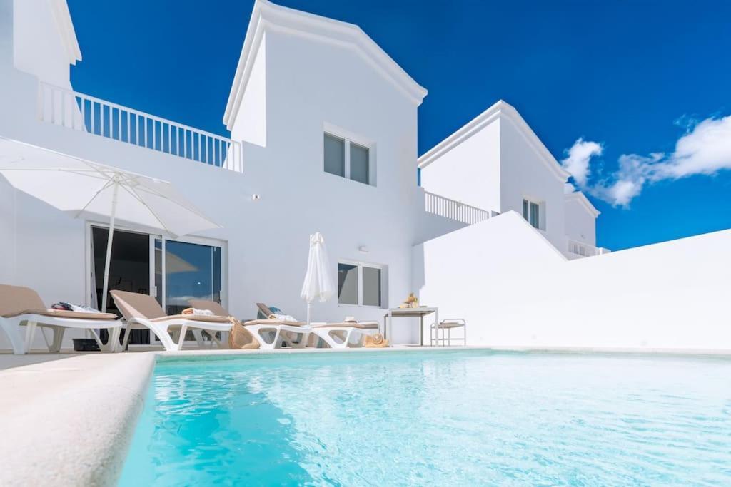 Casa Lolalo - Modern Villa With Pool, 15Min Walk To Marina Rubicon 普拉亚布兰卡 外观 照片