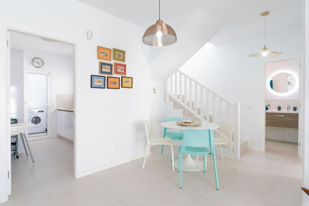 Casa Lolalo - Modern Villa With Pool, 15Min Walk To Marina Rubicon 普拉亚布兰卡 外观 照片