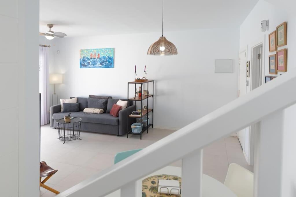 Casa Lolalo - Modern Villa With Pool, 15Min Walk To Marina Rubicon 普拉亚布兰卡 外观 照片