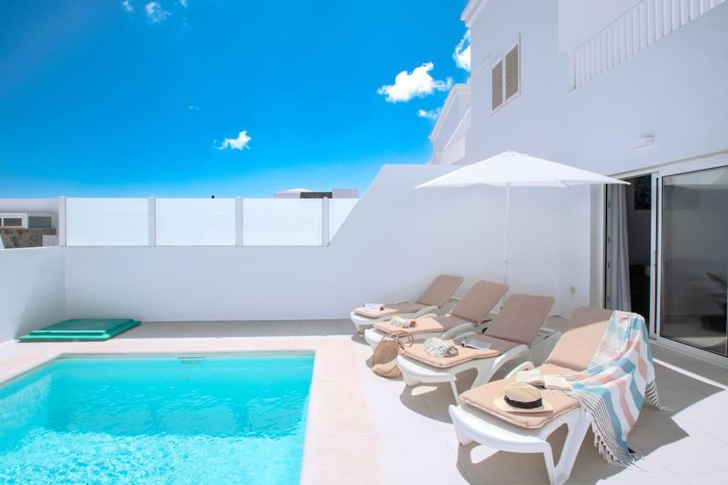 Casa Lolalo - Modern Villa With Pool, 15Min Walk To Marina Rubicon 普拉亚布兰卡 外观 照片