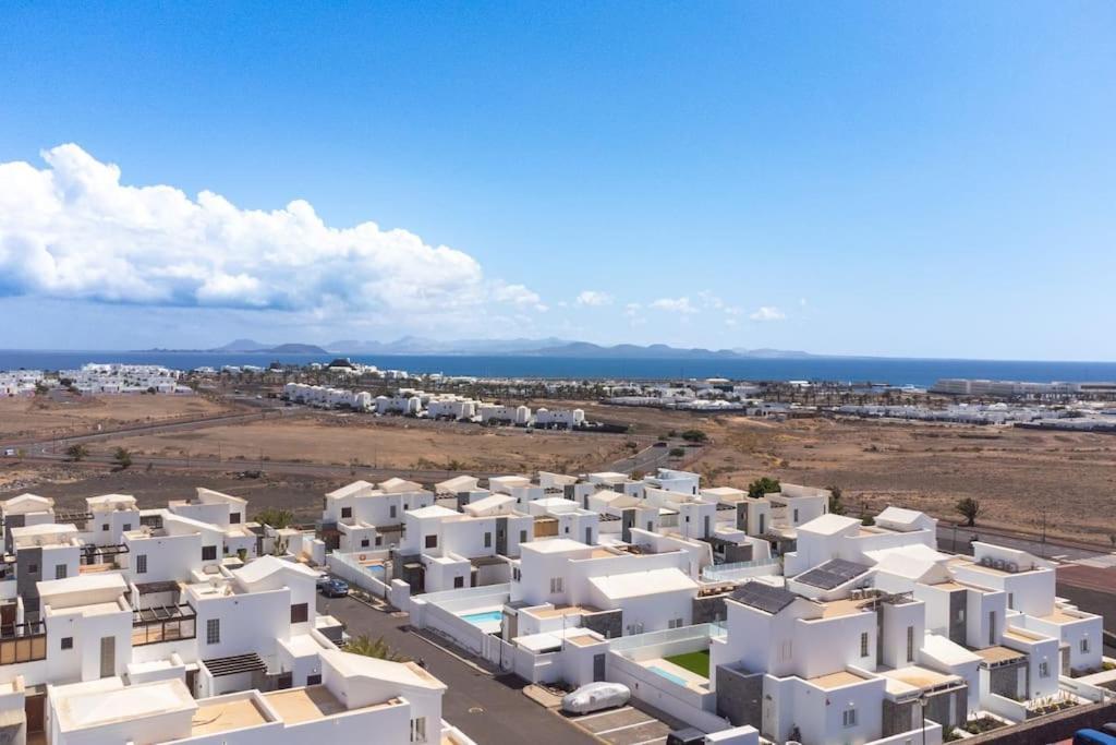 Casa Lolalo - Modern Villa With Pool, 15Min Walk To Marina Rubicon 普拉亚布兰卡 外观 照片