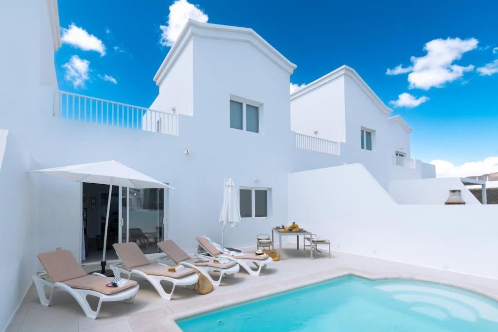 Casa Lolalo - Modern Villa With Pool, 15Min Walk To Marina Rubicon 普拉亚布兰卡 外观 照片